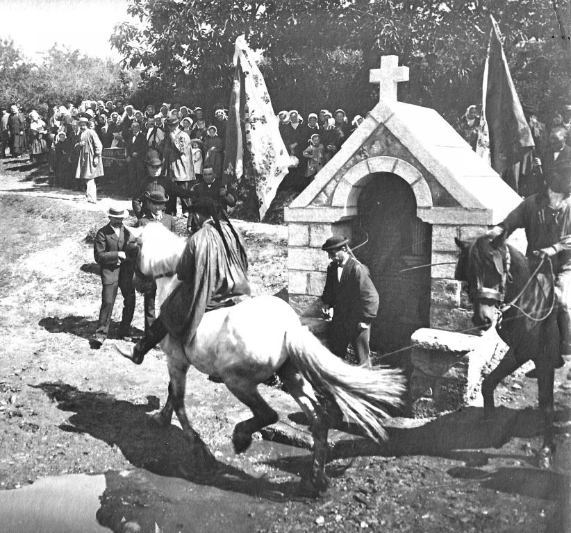 Pardon de Saint-Eloi, au village des Forges en Lanouée, près de Josselin (56). Source : diocèse de Vannes Pardon de Saint-Eloi, au village des Forges en Lanouée, près de Josselin (56). Source : diocèse de Vannes