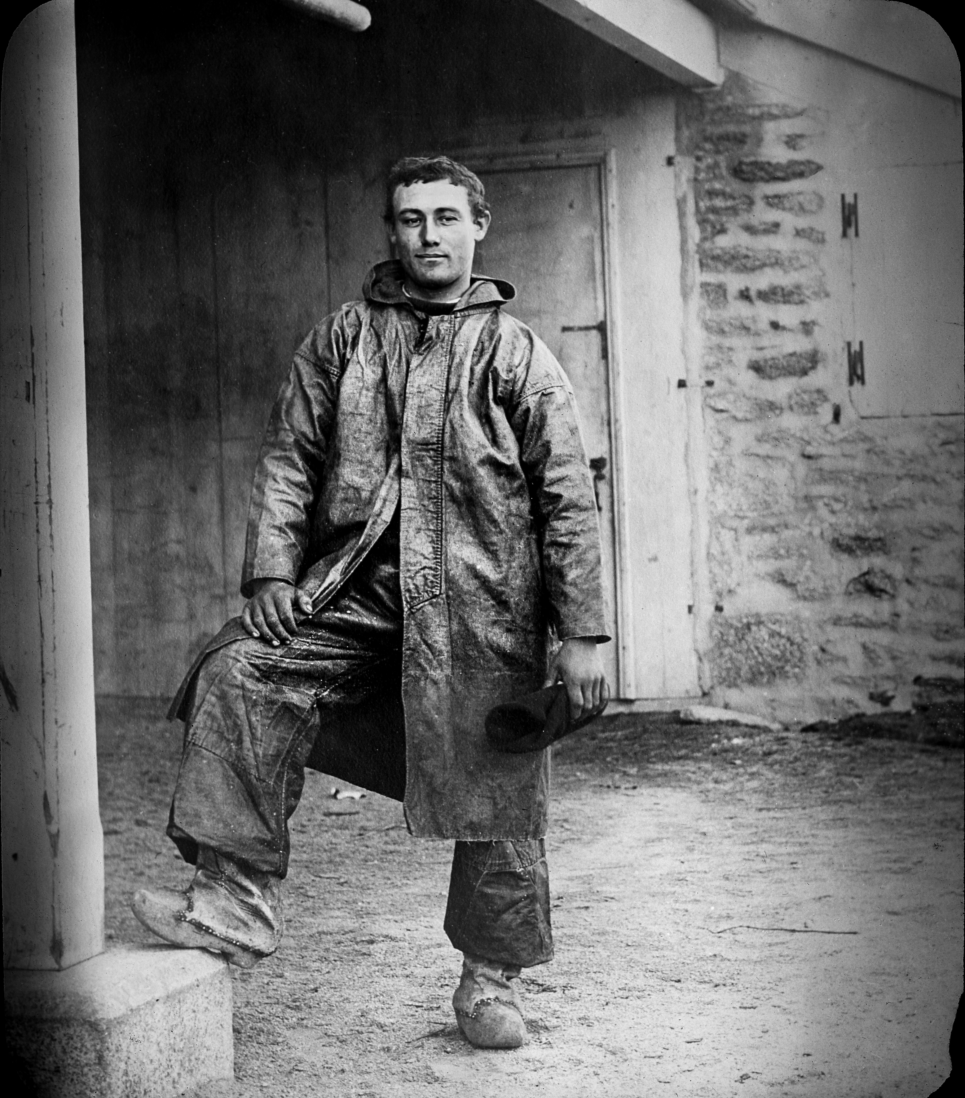 François Folgoas, champion of the ‘getting dressed’ race. Le Guilvinec, 1903. Photo by Jacques de Thézac. Source: Musée départemental breton. Inventory Number: 990754 