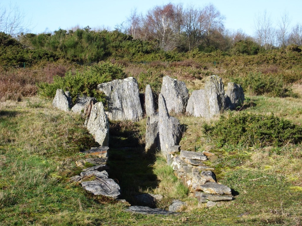La Croix-Saint-Pierre. Couloir excentré du dolmen sud - photo CPIE Val de Vilaine