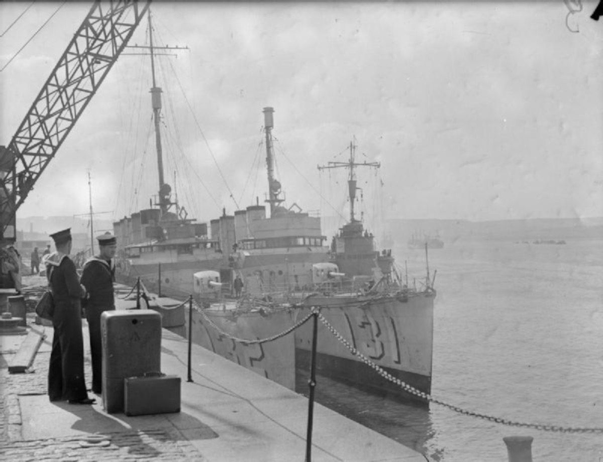 Ar batimantoù HMS Campbeltown ha Castleton pa voent fiziet gant an US Navy er Royal Navy. Imperial War Museum / Wikicommons