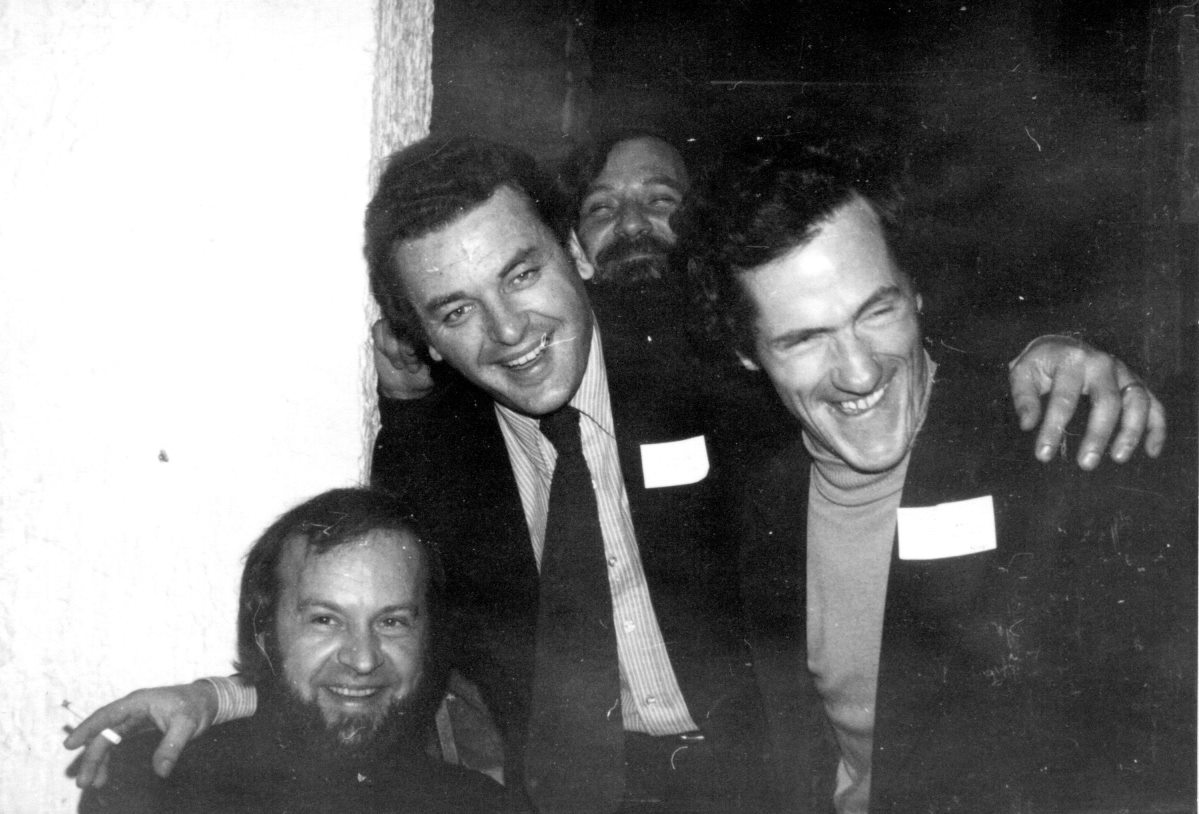 Congrès de l’UDB en1974 : YB Piriou, R. Leprohon, Yann Cheun Veillard. Archives UDB. Photographe inconnu.