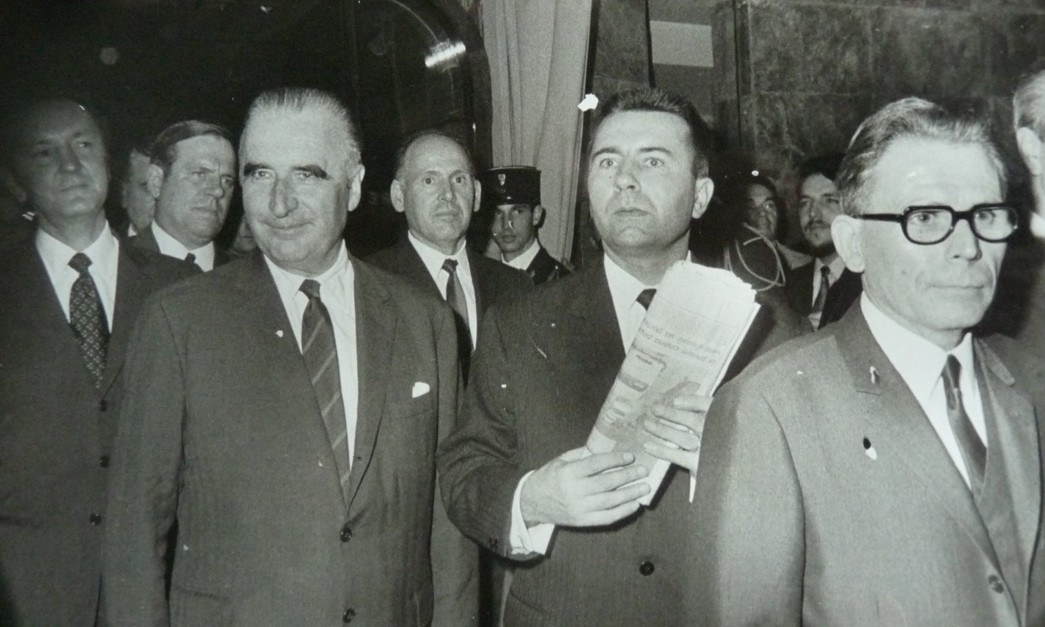 Joseph Martray avec le Premier Ministre Georges Pompidou lors de l'inauguration du Centre Elysée-Bretagne (4 avenue Franklin-Roosevelt, Paris 8e) en 1967 - Crédit : Korantin-Kéo