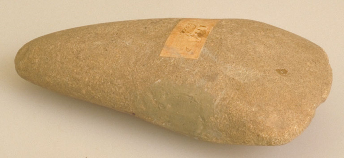 Hache polie en métadolérite. Musée de Bretagne : 880.0027.41.