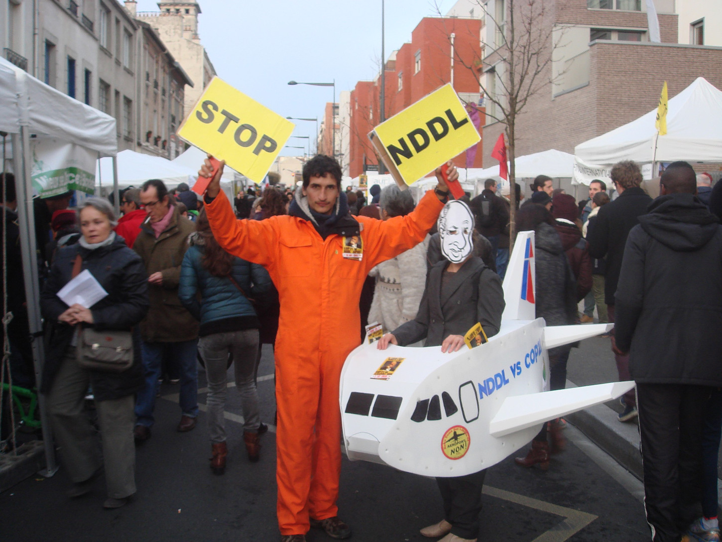 Manifestants contre le projet Notre Dame des Landes au Village Alternatif Mondial à Montreuil le 5 décembre 2015. Wikicommons.