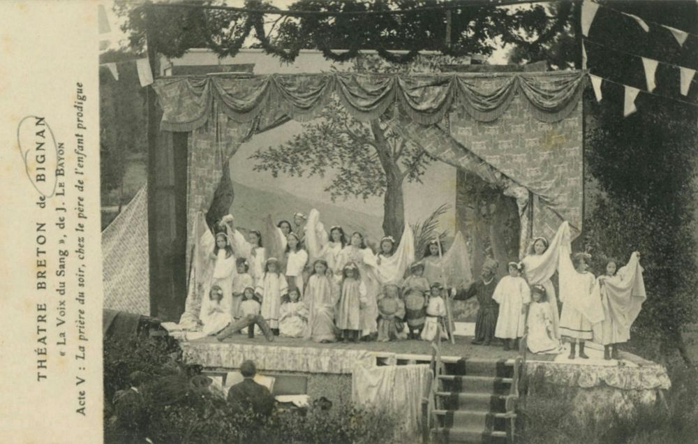 Théâtre de Bignan « La voix du sang » de J. Le Bayon. Acte V : La prière du soir chez le père de l’enfant prodigue - Cartolis J. Le Bayon, vicaire de Bignan (1876-1935)